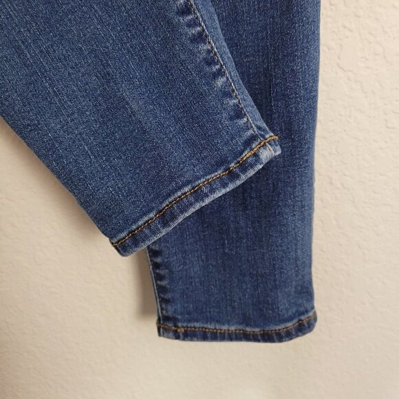 Universal Thread Sz 8 Regular High Rise Skinny Jeans Medium Wash Worn 1x Denim - Picture 3 of 10